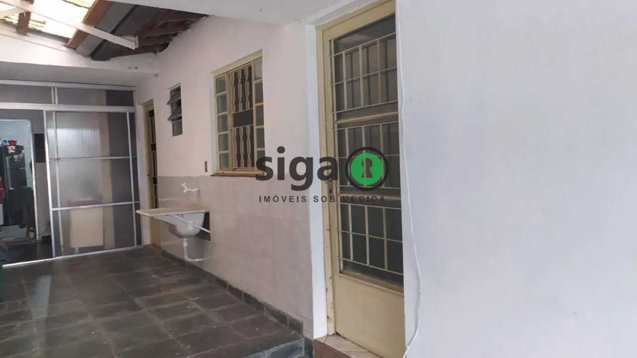 Imagem Imóvel com 3 Casas e 3 Vagas Próximo à Av. Santa Catarina