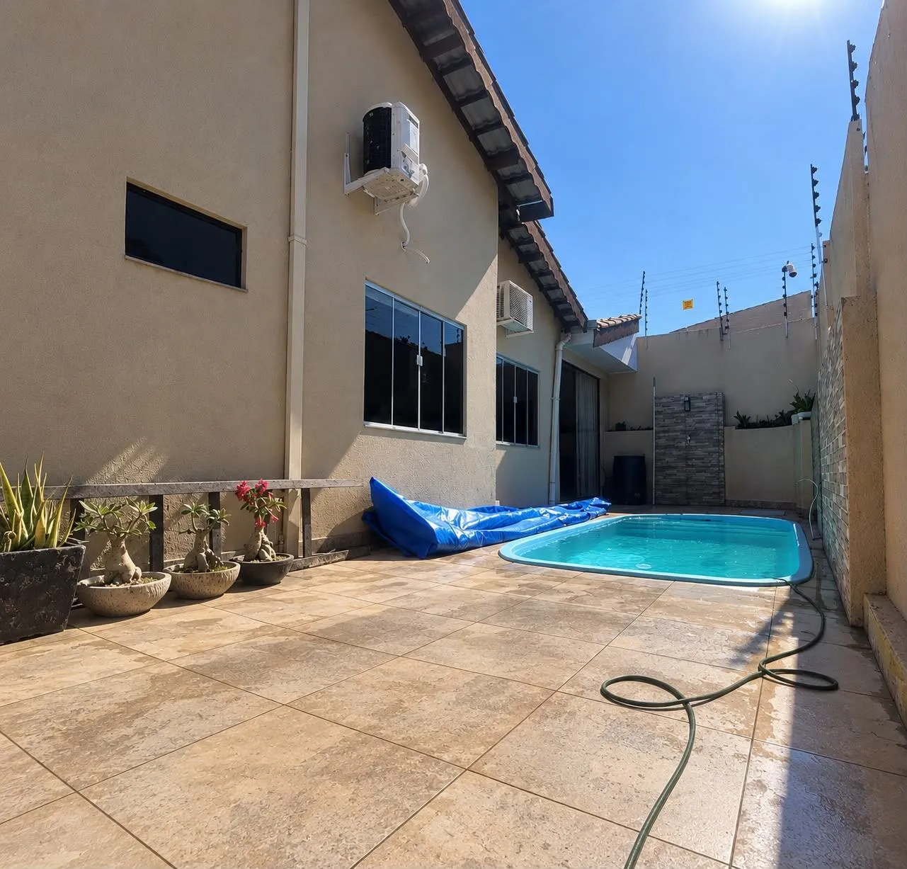 Imagem Casa 3 quartos, 2 banheiros ,sendo 1 suíte BAIRRO IKARAI - VÁRZEA GRANDE/MT