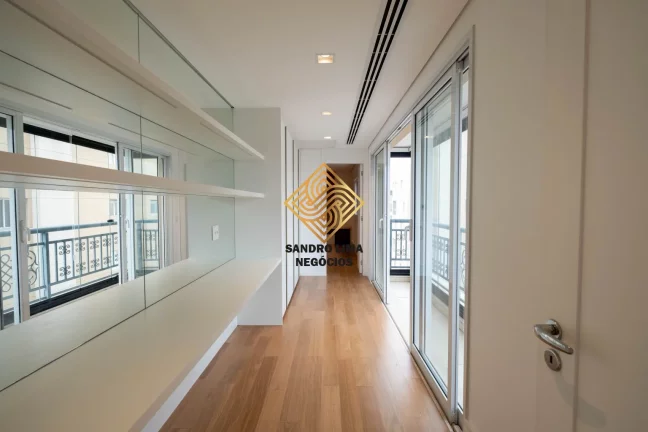 Imagem OPORTUNIDADE UNICA APARTAMENTO SEMI MOBILIADO 273,10M², 3 SUÍTES, TERRAÇO GOURMET COM 5 VAGAS A VENDA - VILA OLÍMPIA - ZONA SUL - SÃO PAULO / SP