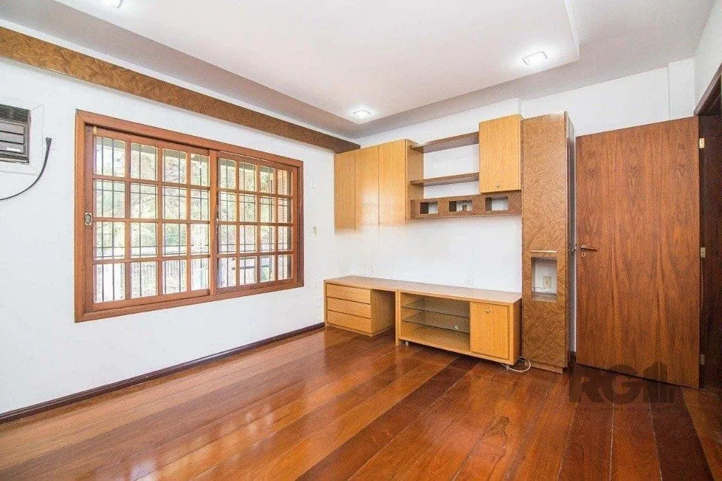 Imagem Casa para Venda - 443m², 3 dormitórios, 4 vagas - Alto Petrópolis