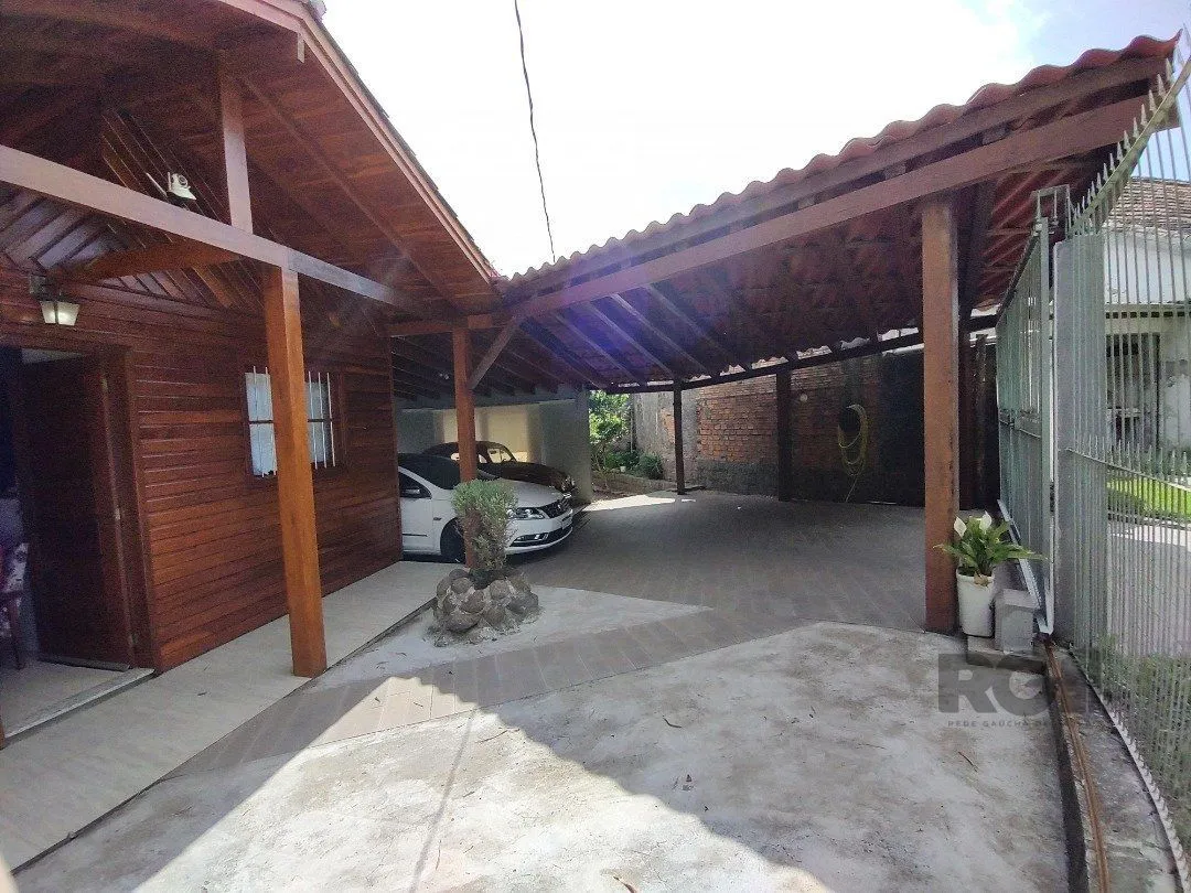 Imagem Casa térrea, 2 quartos, edícula com 2 quartos, pático, piscina - Bairro Cavalhado