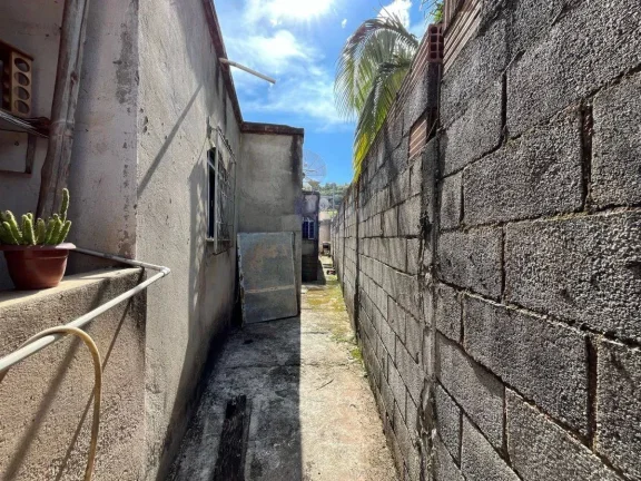 Imagem Casa à venda, com 3 quartos e 3 vagas de garagem