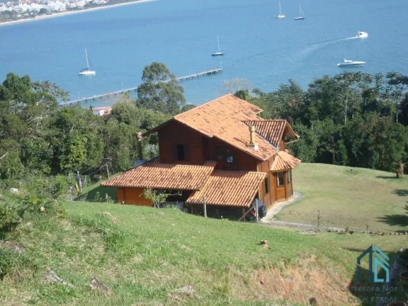 Imagem Terreno 23.000 M², próximo a duas marinas e a 50 metros da praia, em Jurere - Florianópolis SC