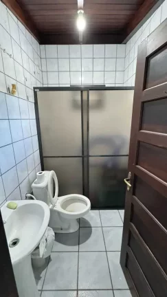 Imagem Casa alto padrão com 5 dormitórios sendo 1 suíte e 3 vagas - Saguaçu | Joinville/SC