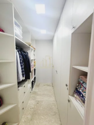 Imagem Linda casa alto luxo com cinco suítes home theater e área gourmet a venda em Alphaville ll