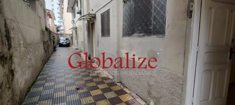 Imagem Sobrado em Vilagio de frente pra rua em Santos na Pompéia com 2 dormitórios por apenas R$ 800.000,00