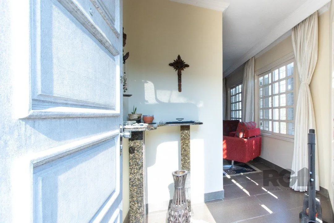 Imagem Casa para Venda - 254m², 4 dormitórios, sendo 3 suites, 5 vagas - Espirito Santo