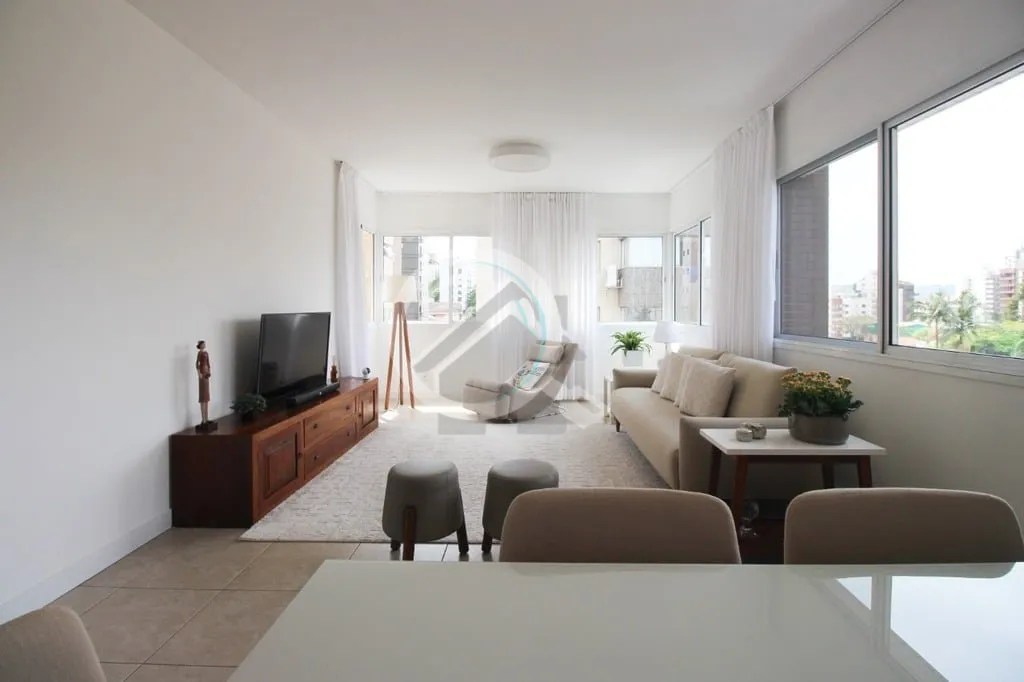 Imagem Apartamento de 3 Dormitórios com Suíte e 2 Vagas Cobertas no Bairro Petrópolis. Este apartamento ...