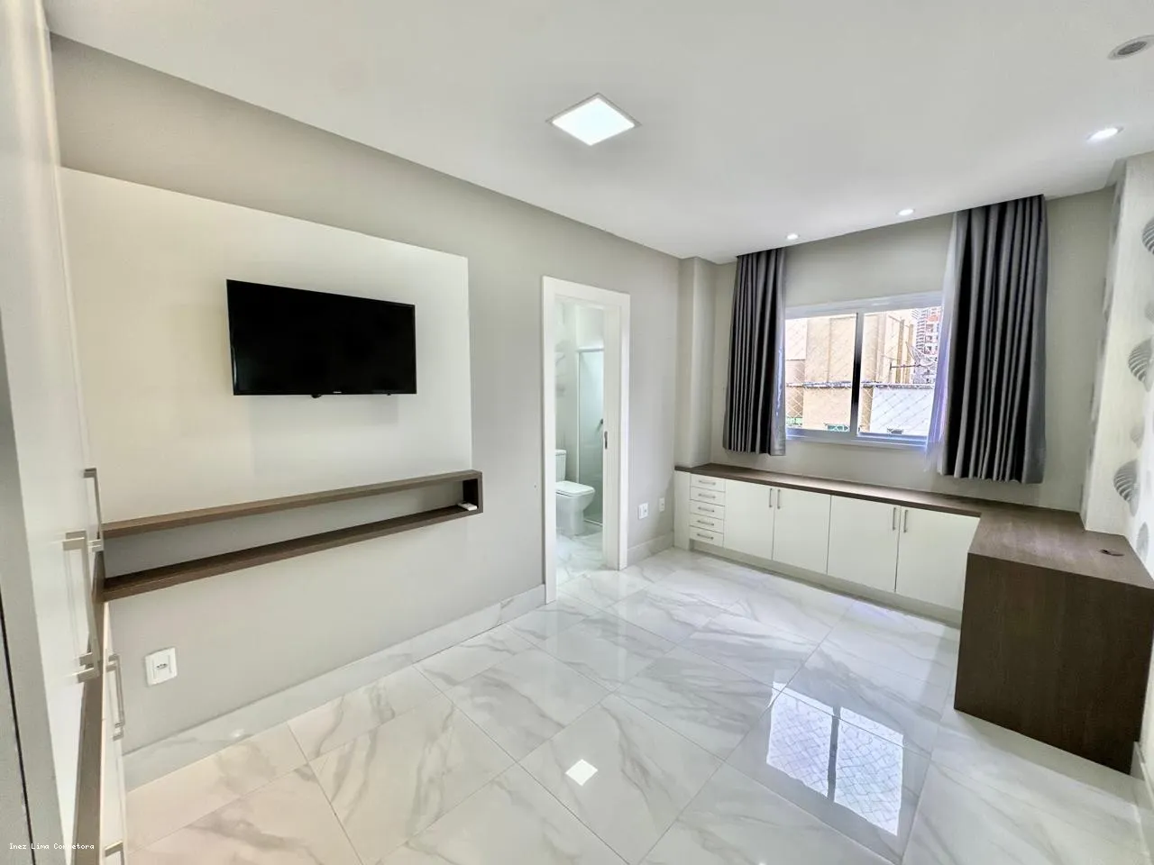 Imagem Apartamento para Venda em Itapema, Meia Praia, 3 dormitórios, 3 suítes, 4 banheiros, 4 vagas