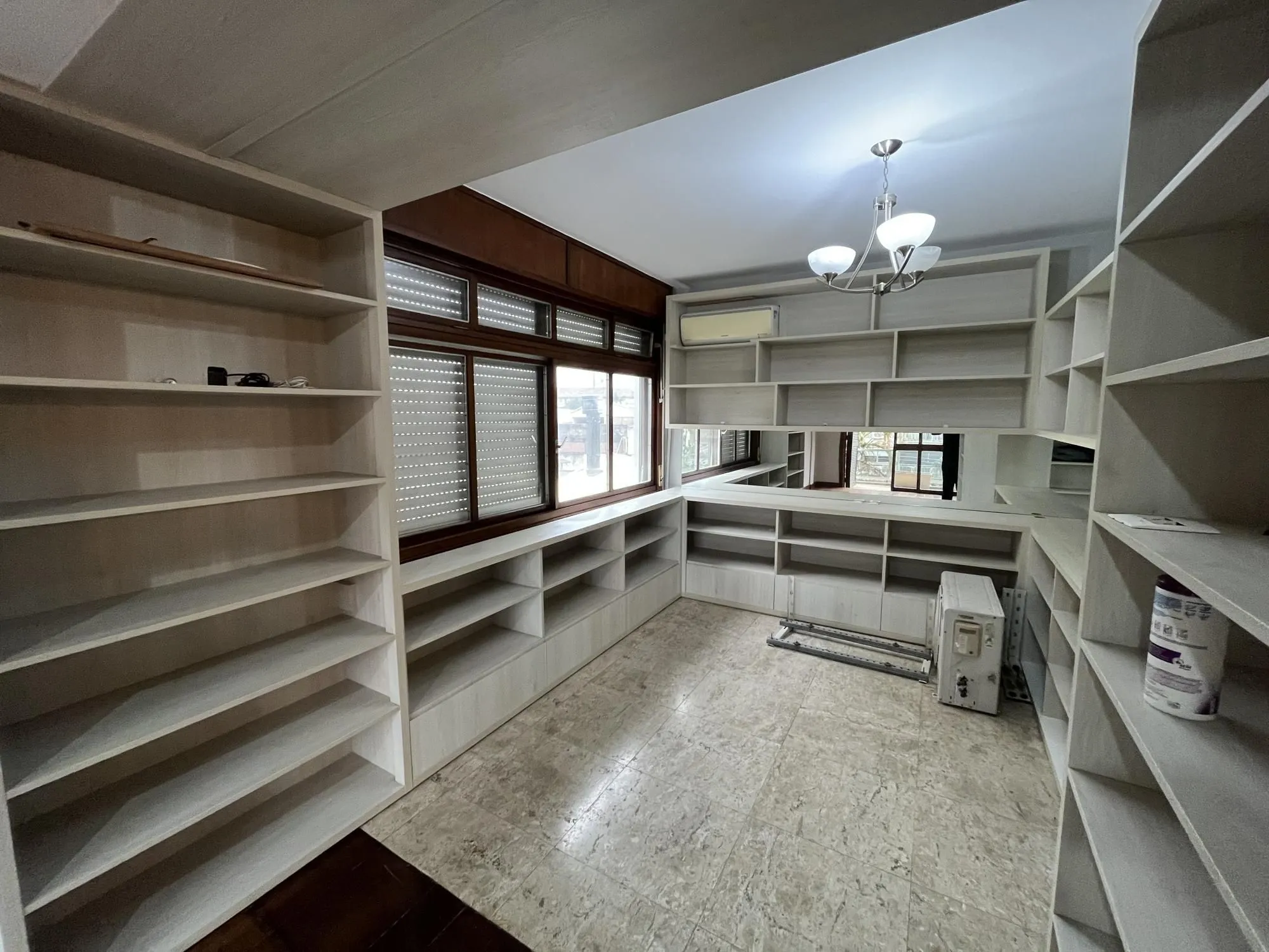 Imagem Apartamento de 3 quartos, suíte e 2 vagas de garagem no bairro Farroupilha POA