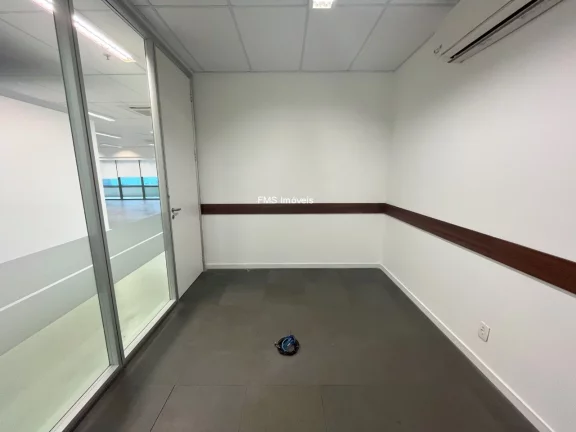 Imagem Conjunto Comercial de Alto Padrão na Vila Olímpia, São Paulo-SP: 46 Vagas de Garagem, 1.507m² de Área!