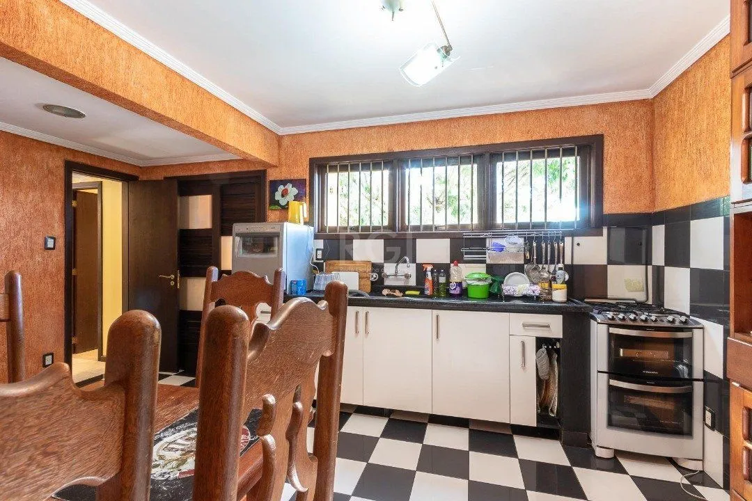 Imagem Casa para Venda - 308.25m², 3 dormitórios, sendo 1 suites, 5 vagas - Cristal