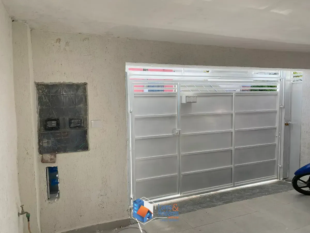 Imagem Sobrado para venda em Cidade Patriarca com 3 quartos, sendo 1 suíte, 174m²