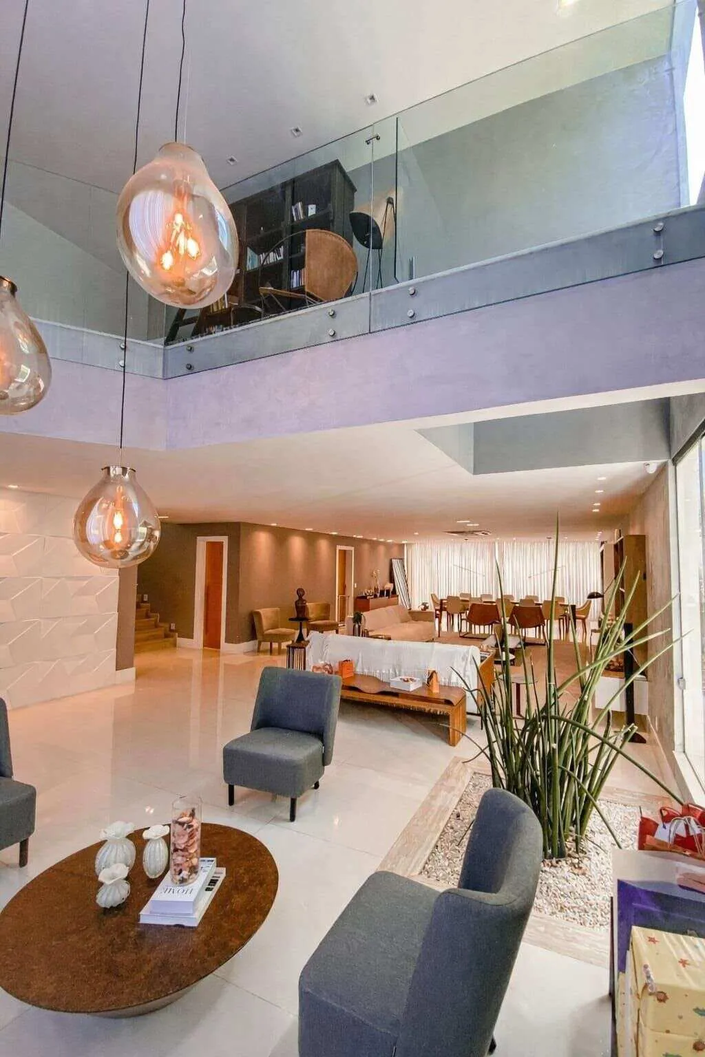 Imagem Casa de condomínio para alugar em Rio de Janeiro, Barra da Tijuca, com 5 quartos, 604m2