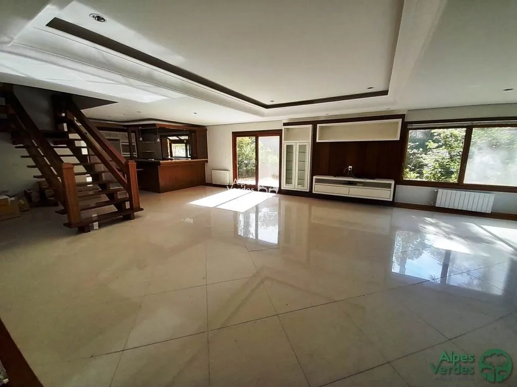 Imagem Vende-se casa proxima a Catedral de Pedra na Reserva da Serra