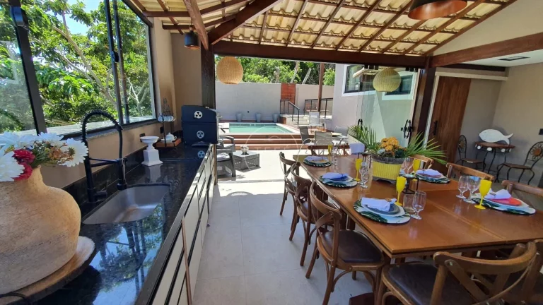 Imagem CASA de 6 SUÍTES em BÚZIOS - Ferradurinha - RJ