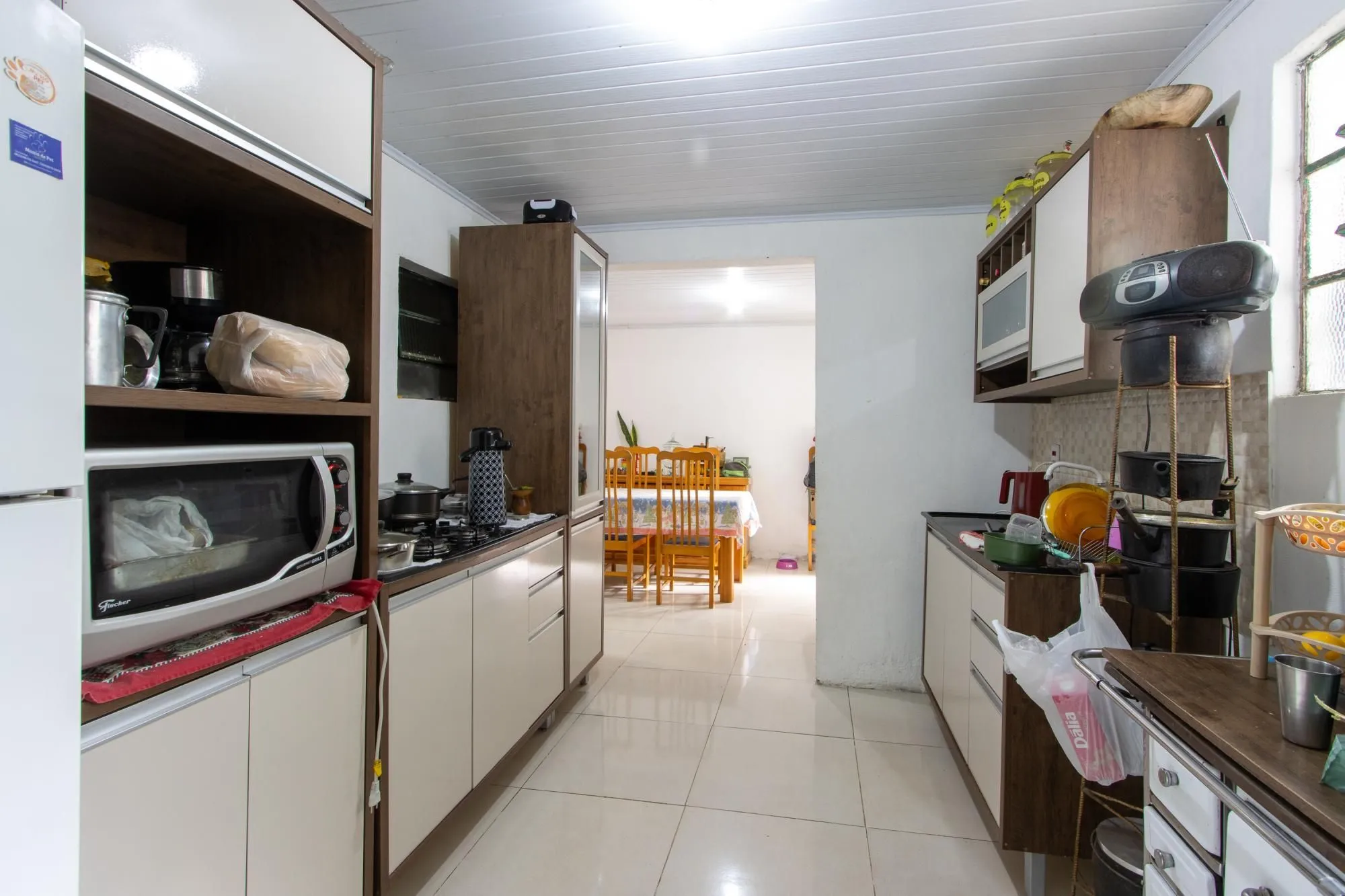 Imagem Casa ampla de 2 pavimentos com 4 dormitórios, 1 suite e 4 vagas no bairro Santa Tereza!