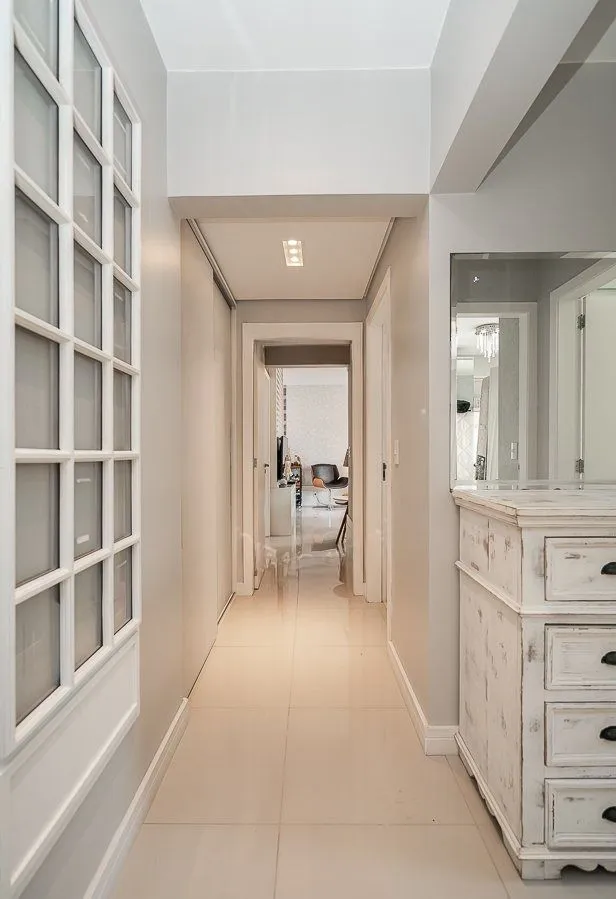 Imagem Apartamento de 3 dormitórios com 1 suíte, semimobiliado.