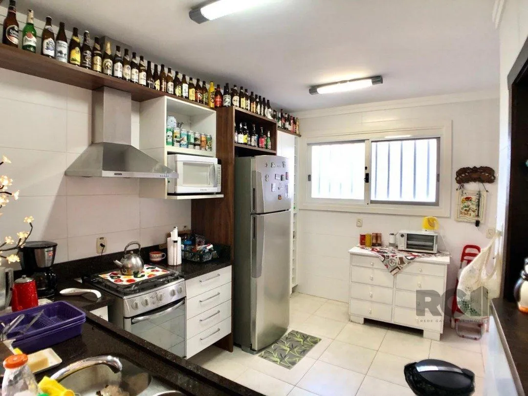 Imagem EM ATLÂNTIDA, CASA COM 1140m², 320 m² DE ÁREA PRIVADA, 3 DORMS (1 SUÍTE)