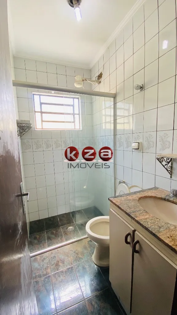 Imagem Imperdível casa à venda em Valinhos-SP, Jardim Itapuã: 4 quartos, 1 suíte, 2 salas, 3 banheiros, 3 vagas, 158m². Aproveite!