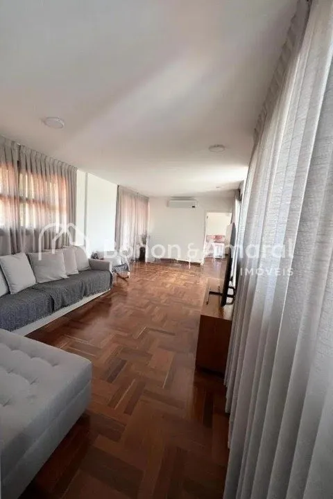 Imagem Casa de Condomínio com 500 m² e 4 quartos