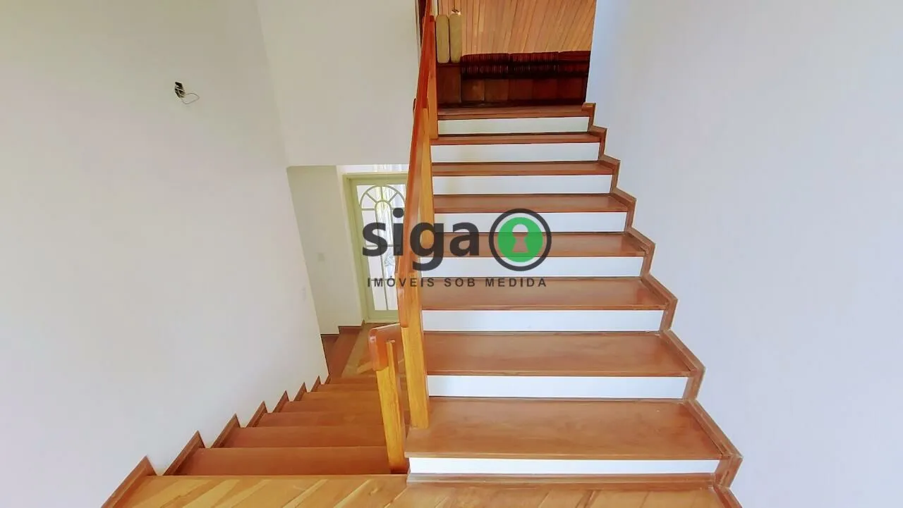 Imagem Casa Reformada à Venda ? 300m², Terreno Amplo, Acabamento de Alto Padrão e Localização Privilegiada
