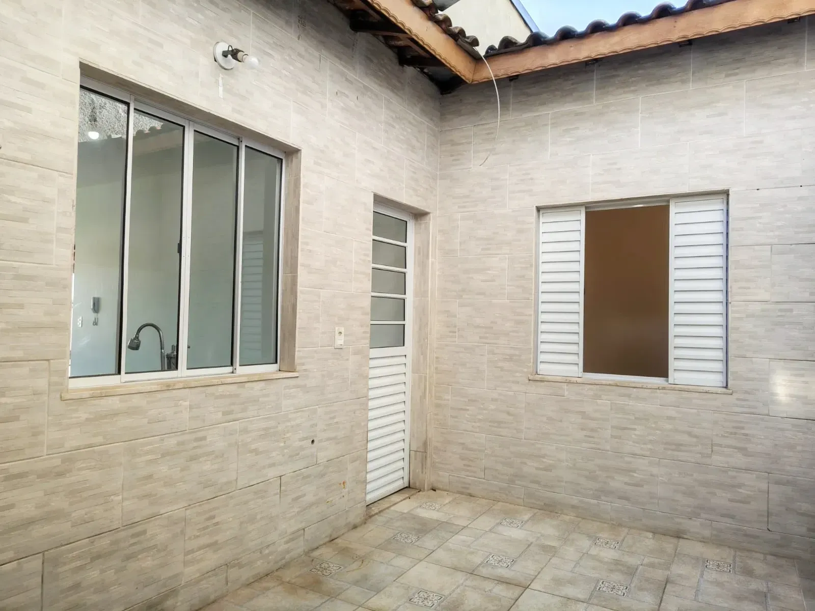 Imagem Casa de Condomínio com 2 Quartos à Venda, 97 metros em Lopes de Oliveira - Sorocaba
