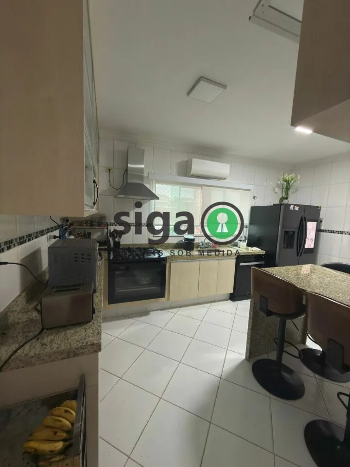 Imagem Sobrado de Alto Padrão na Penha - 3 Suítes - 4 Vagas - Autossuficiente em Energia