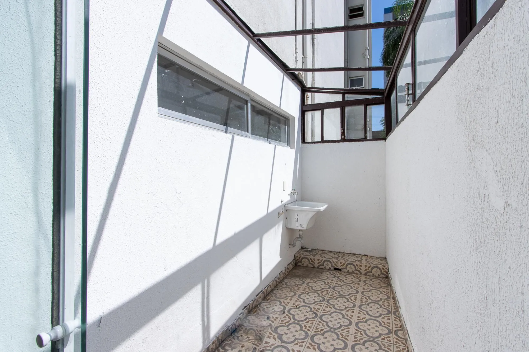 Imagem Apartamento à venda no bairro Moinhos de Vento, em Porto Alegre - RS. Com área privativa de 100.73m².