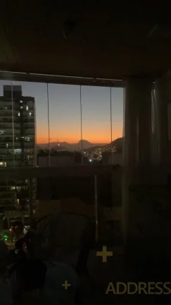 Imagem Apartamento 131 m²: 3 quartos, 2 vagas, varanda. Bairro tranquilo e área de lazer.