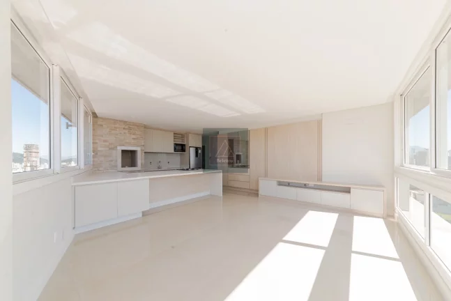 Imagem SEMIMOBILIADO -Praia de Perequê em Porto belo! 2 suítes. 102,24 m². 2 vagas.