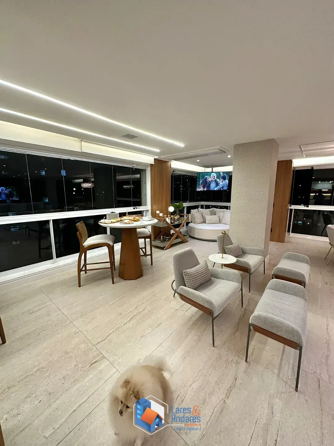 Imagem Apartamento para venda em Santana com 3 quartos, sendo 2 suítes, 196m²