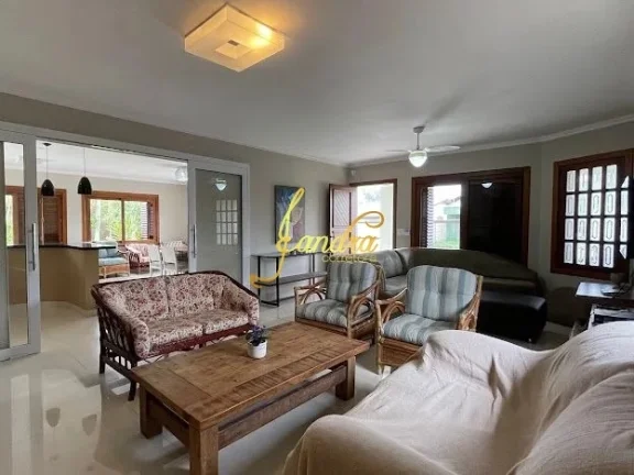 Imagem Casa no Centro de Xangri-la com 03 dormitórios com piscina