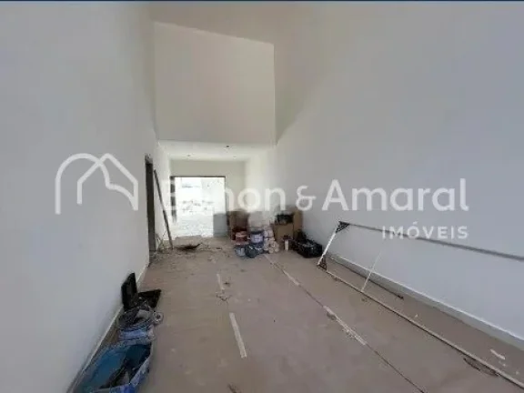Imagem Esta residência no Condomínio Madre Maria Villac oferece conforto, praticidade e um projeto que in...