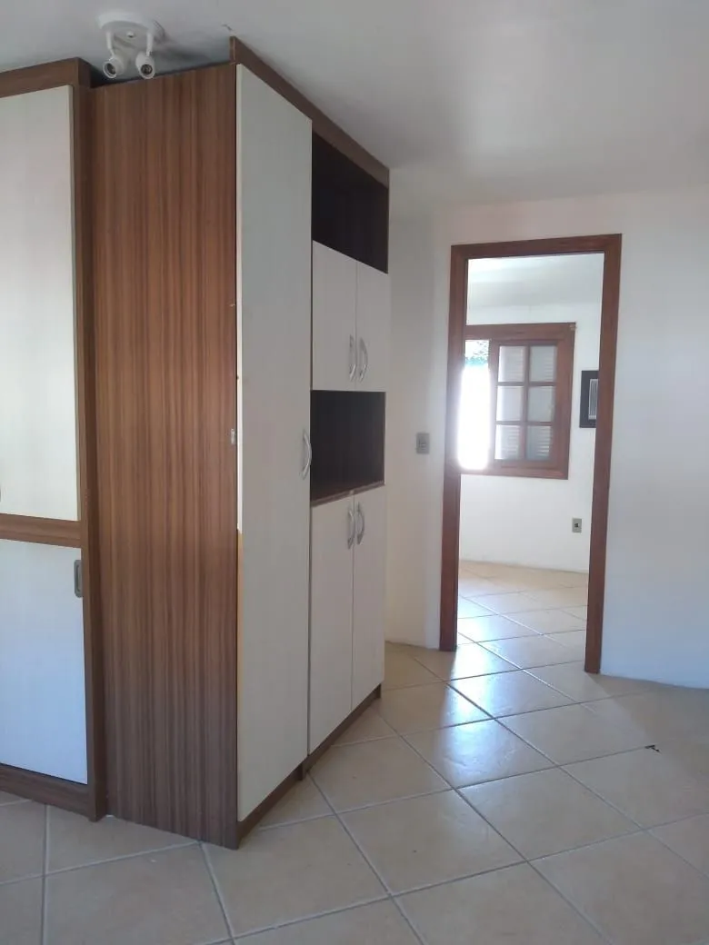 Imagem Casa em condomínio fechado com 94m2, 3 dormitórios no bairro Camaquã.