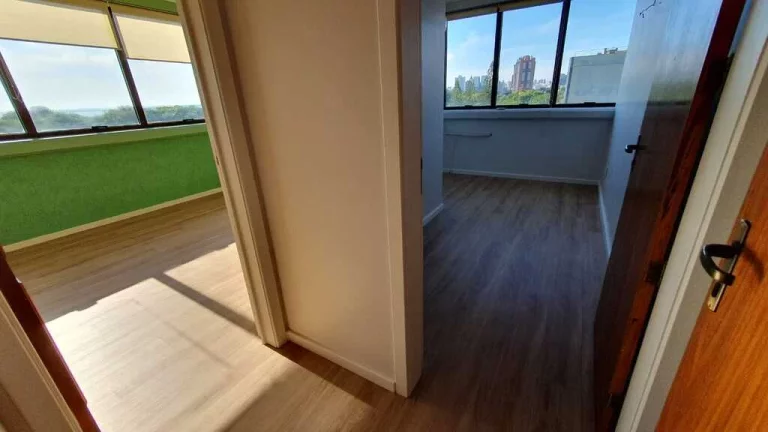 Imagem Sala para venda no bairro Menino Deus em Porto Alegre