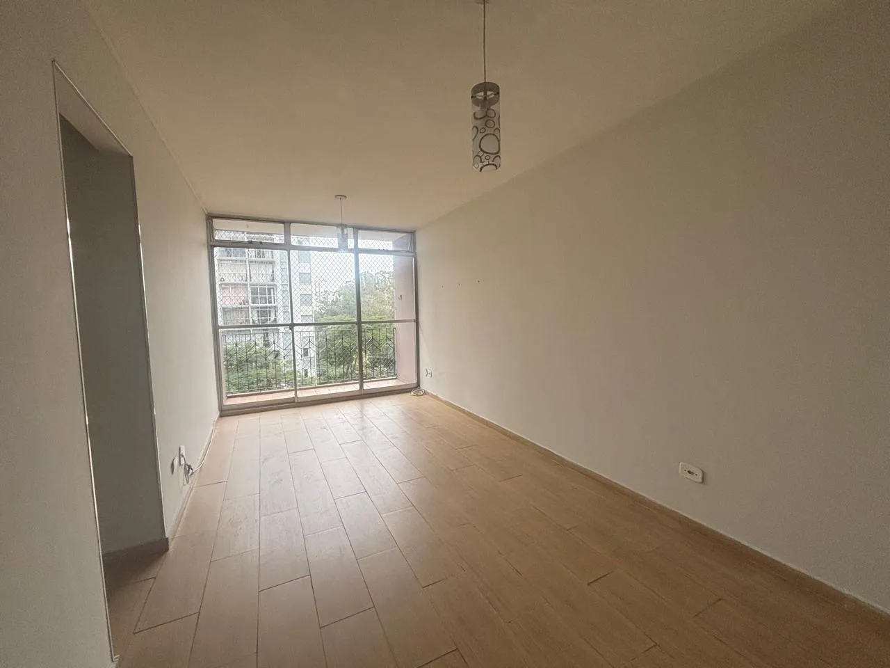 Imagem VENDO LINDO APARTAMENTO NO CONDOMÍNIO TORRES DO SABARÁ!