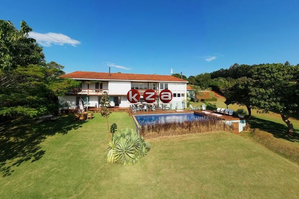 Imagem Luxuosa mansão de 4 quartos e 2 suítes com 24 vagas de garagem no Parque São Jorge, Avaré-SP: 800m² de pura elegância!