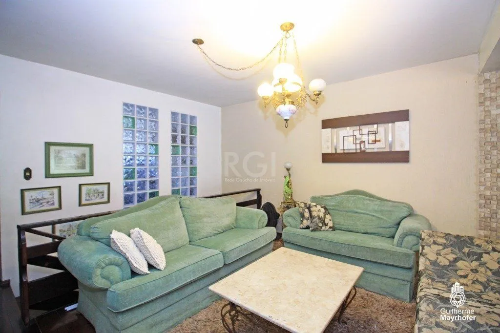 Imagem Casa para Venda - 225.36m², 3 dormitórios, sendo 1 suites, 4 vagas - Camaquã