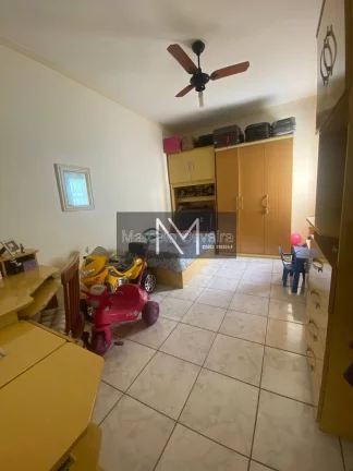 Imagem Casa sobrado para venda 190M² - 3 Quartos - 1 Suíte - Bairro Jardim América