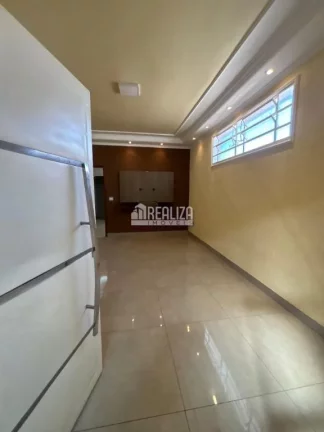 Imagem Casa para Alugar em Parque das Américas, Uberaba