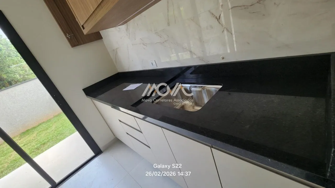 Imagem Casa NOVA, com projeto moderno e excelente padrão de acabamento. 
São 3 dormitórios, sendo 1 suí...