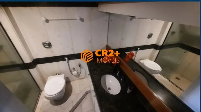 Imagem Vendo/Alugo Cobertura Triplex 382m² com 5 Quartos sendo 2 Suítes, NA JEQUITINHON