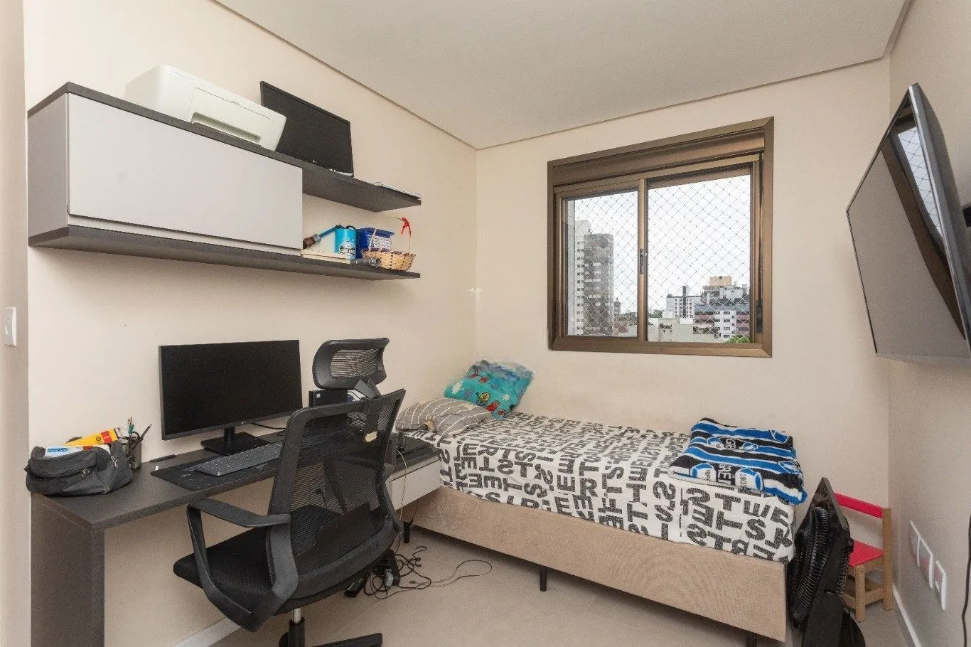 Imagem Apartamento de 3 quartos, suíte e 1 vaga de garagem no bairro Passo da Areia POA