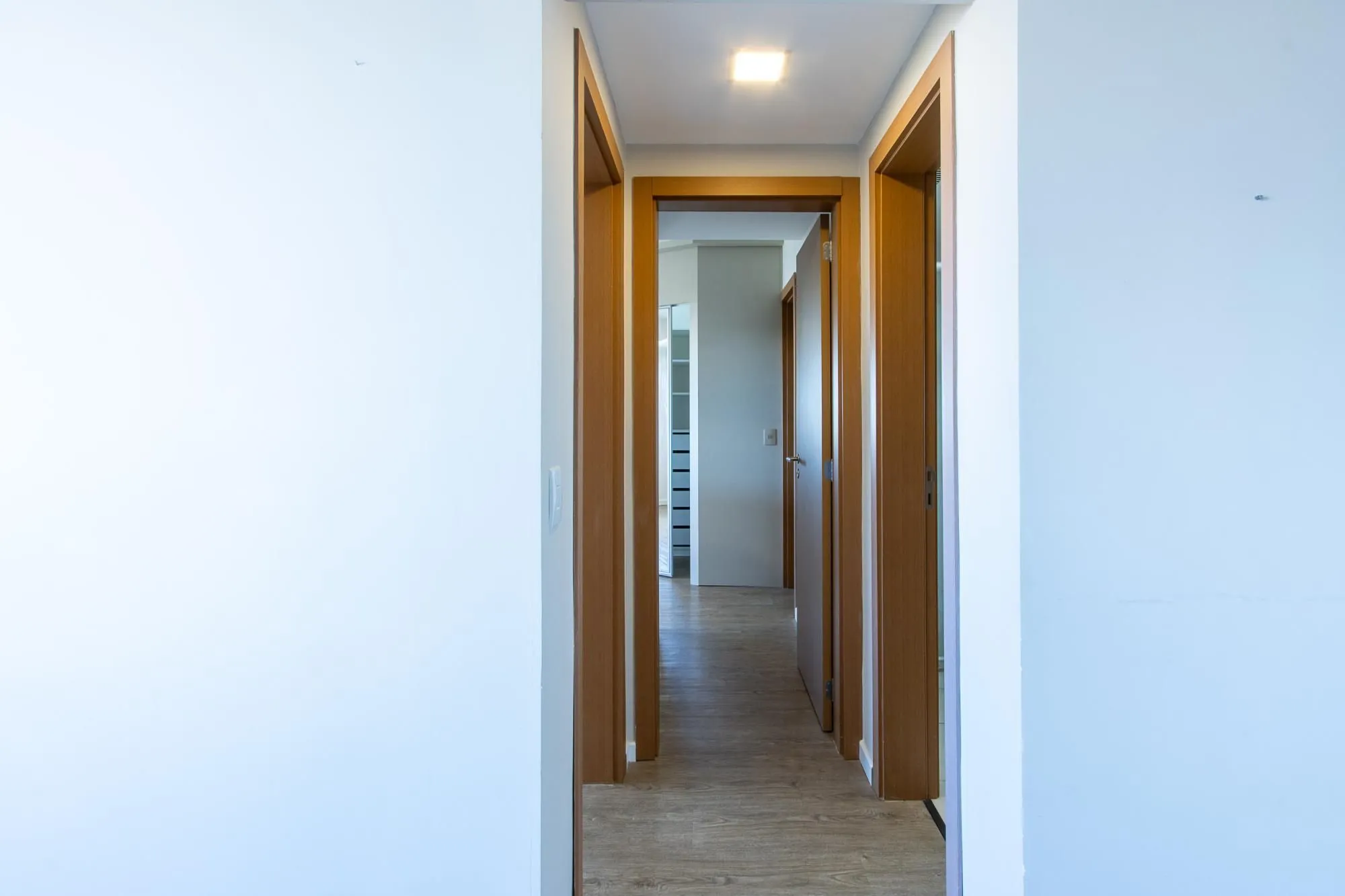 Imagem Apartamento com 2 dormitórios e 60m² à venda no bairro Tristeza