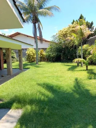 Imagem BELA CASA COM AMPLO TERRENO COM EXCELENTE LOCALIZAÇÃO