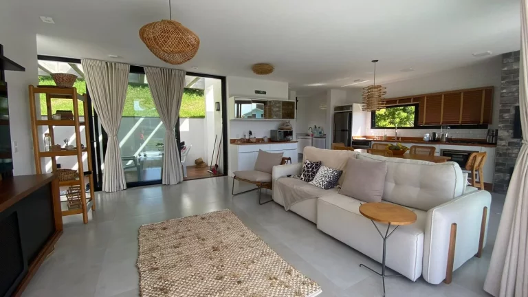 Imagem Imperdível oportunidade: Casa à venda em Garopaba-SC, bairro Morrinhos, 4 quartos, 2 suítes, 2 salas, 3 banheiros, 2 vagas, 187,50m²!