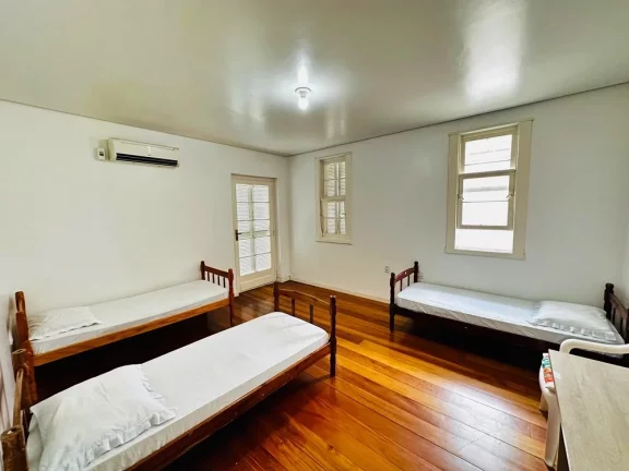 Imagem Casa para venda no bairro Floresta em Porto Alegre