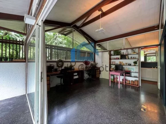Imagem Casa à venda em condomínio autoral na Granja Viana
