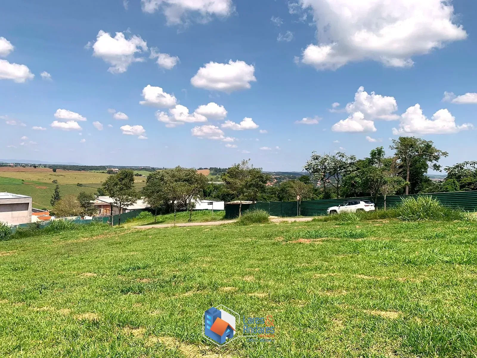 Imagem TERRENO DE ALTO PADRÃO À VENDA COM 1350 M², LOTEAMENTO CONDOMÍNIO FAZENDA DONA CAROLINA EM ITATIBA, SP.